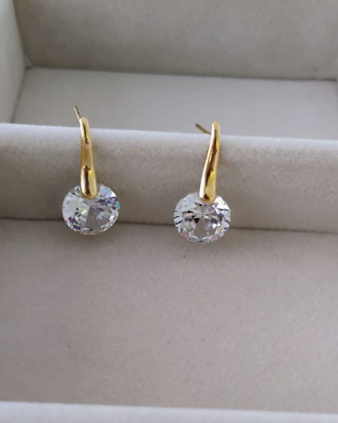 Brinco zircônia pendurado ponto de luz